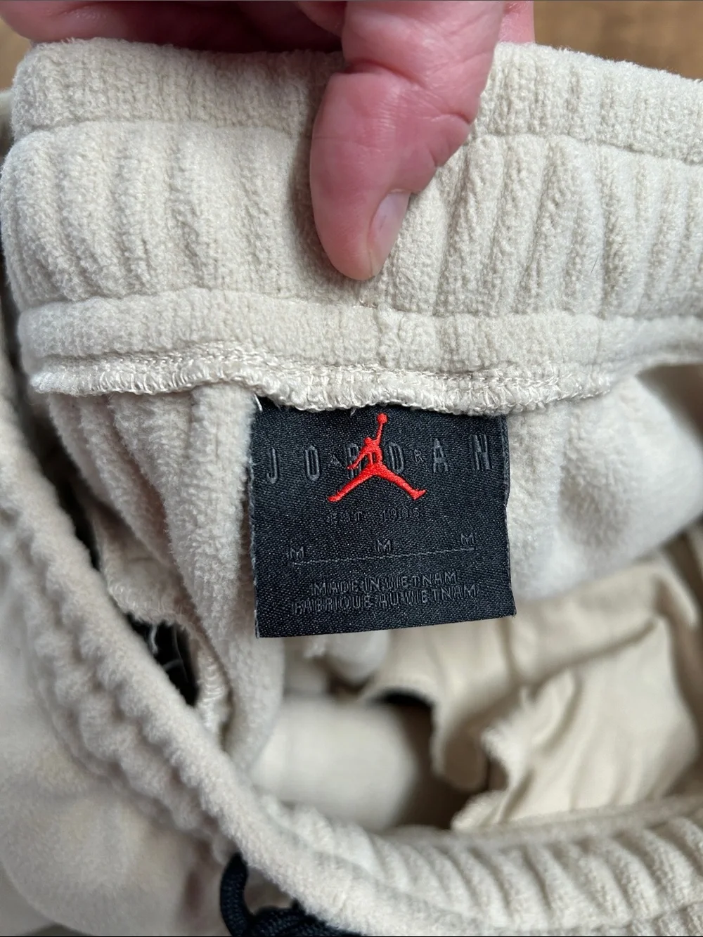 Air Jordan Essentials Mens Fleece Winter Cargo Pants Rattan Beige Medium M FF